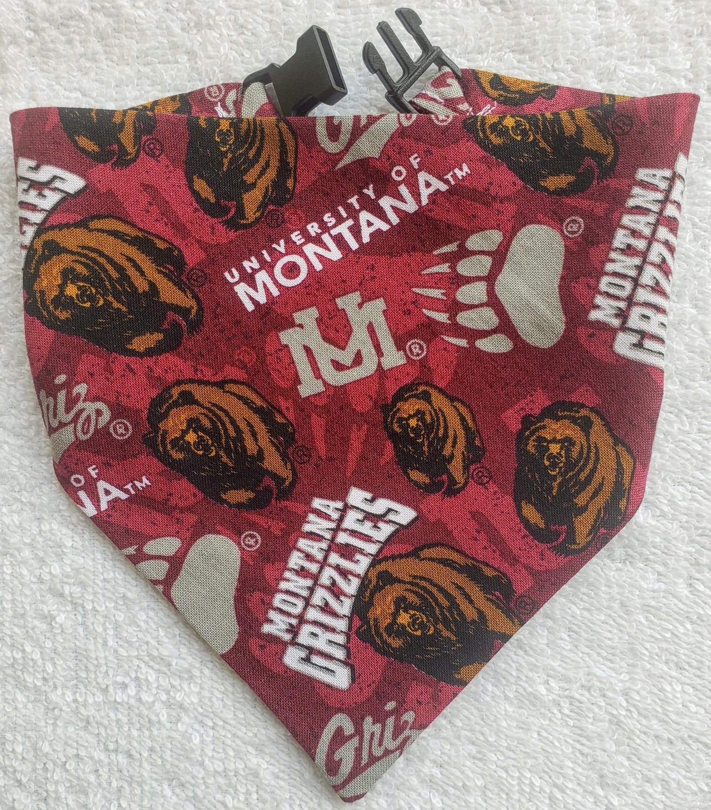 University of MONTANA GRIZ toss Clip on Dog Bandana With Buckle Pet Cat Bandanna Scarf ncaa Handmade to Order