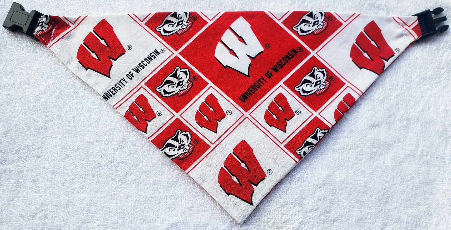 University of Wisconsin Badgers Clip on Dog Bandana With Buckle Pet Cat Bandanna Scarf ncaa Handmade to Order
