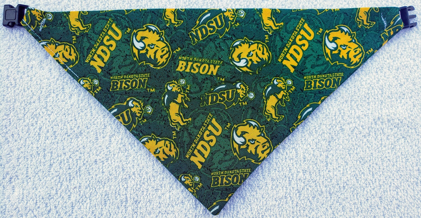 North Dakota STATE University NDSU BISON Clip on Dog Bandana With Buckle Pet Cat Bandanna Scarf ncaa Handmade to Order