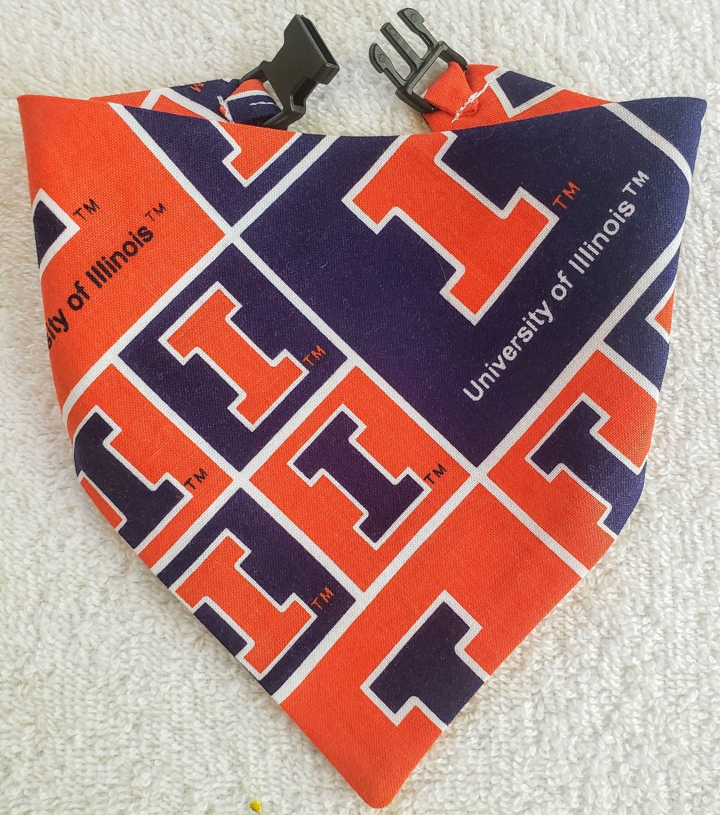 University of ILLINOIS FIGHTING ILLINI Clip on Dog Bandana With Buckle Pet Cat Bandanna Scarf ncaa Handmade to Order