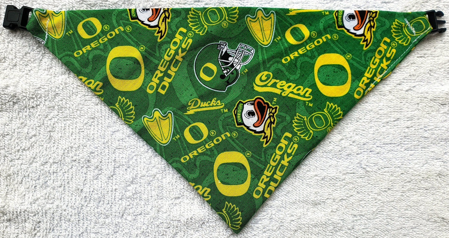 University of Oregon Ducks Puddles Clip on Dog Bandana With Buckle Pet Cat Bandanna Scarf ncaa Handmade to Order
