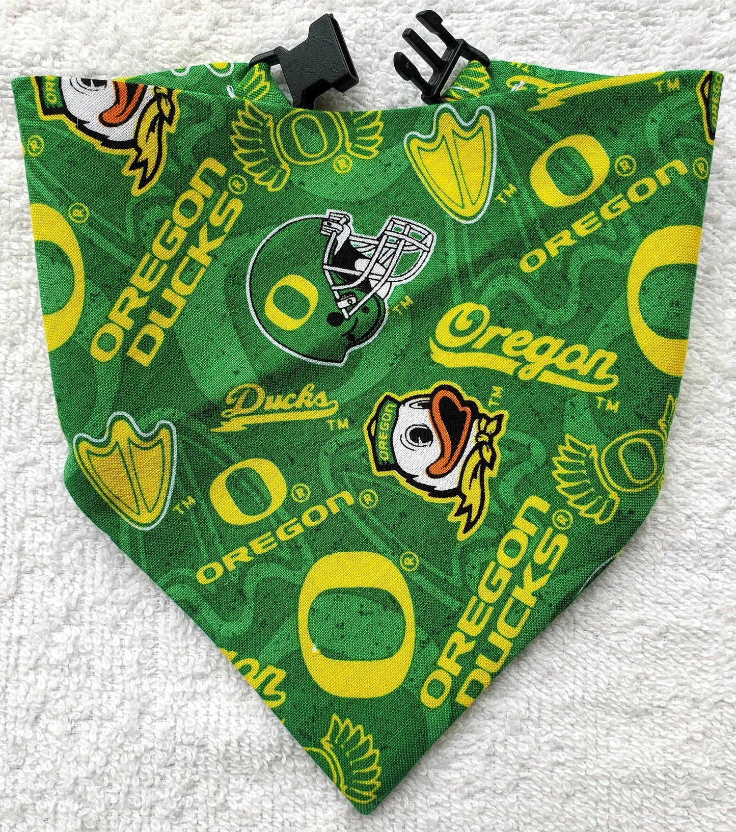 University of Oregon Ducks Puddles Clip on Dog Bandana With Buckle Pet Cat Bandanna Scarf ncaa Handmade to Order