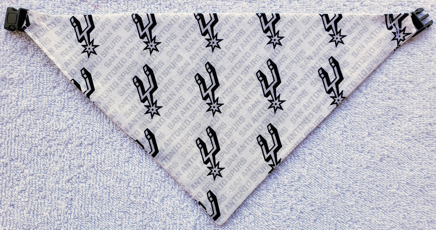 Clip on Dog Bandana With Buckle Pet Cat Bandanna Scarf SAN ANTONIO SPURS basketball nba Print Handmade to Order